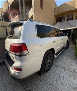 لێکزس LX